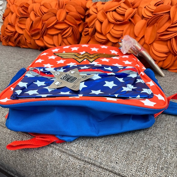 ❣️🆕Accessory Innovations DC Comics Wonder Woman Backpack❣️ - Picture 7 of 12